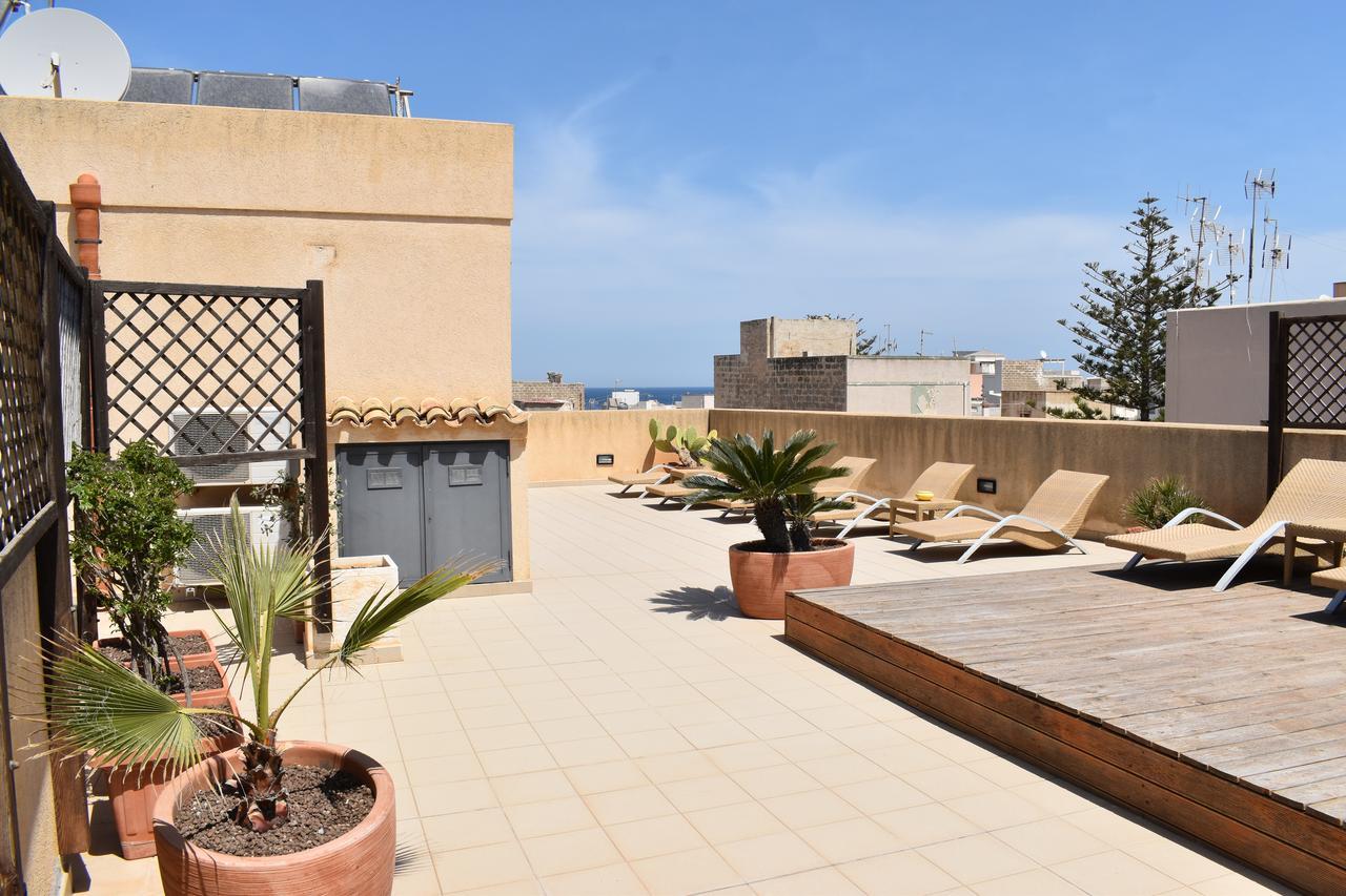 Hotel Il Portico Favignana Exterior foto